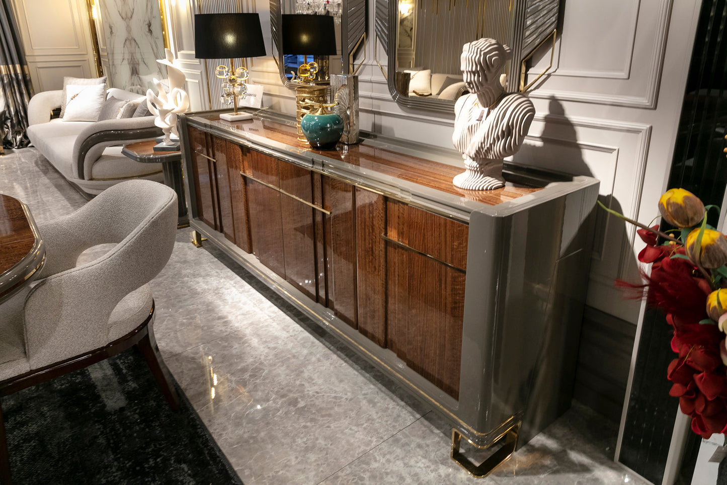 Aserra Dining Room Set
