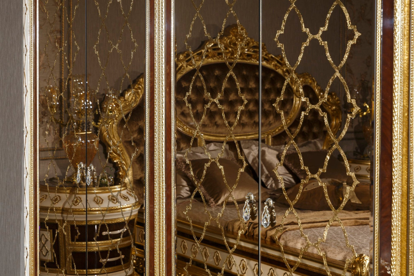 Mavira Bedroom Set