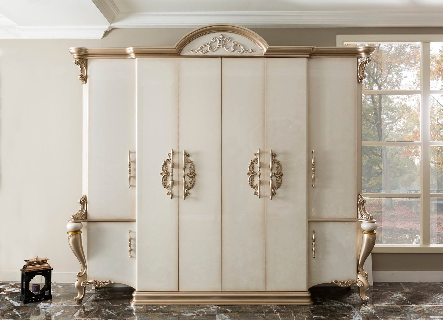 Lavelis Bedroom Set