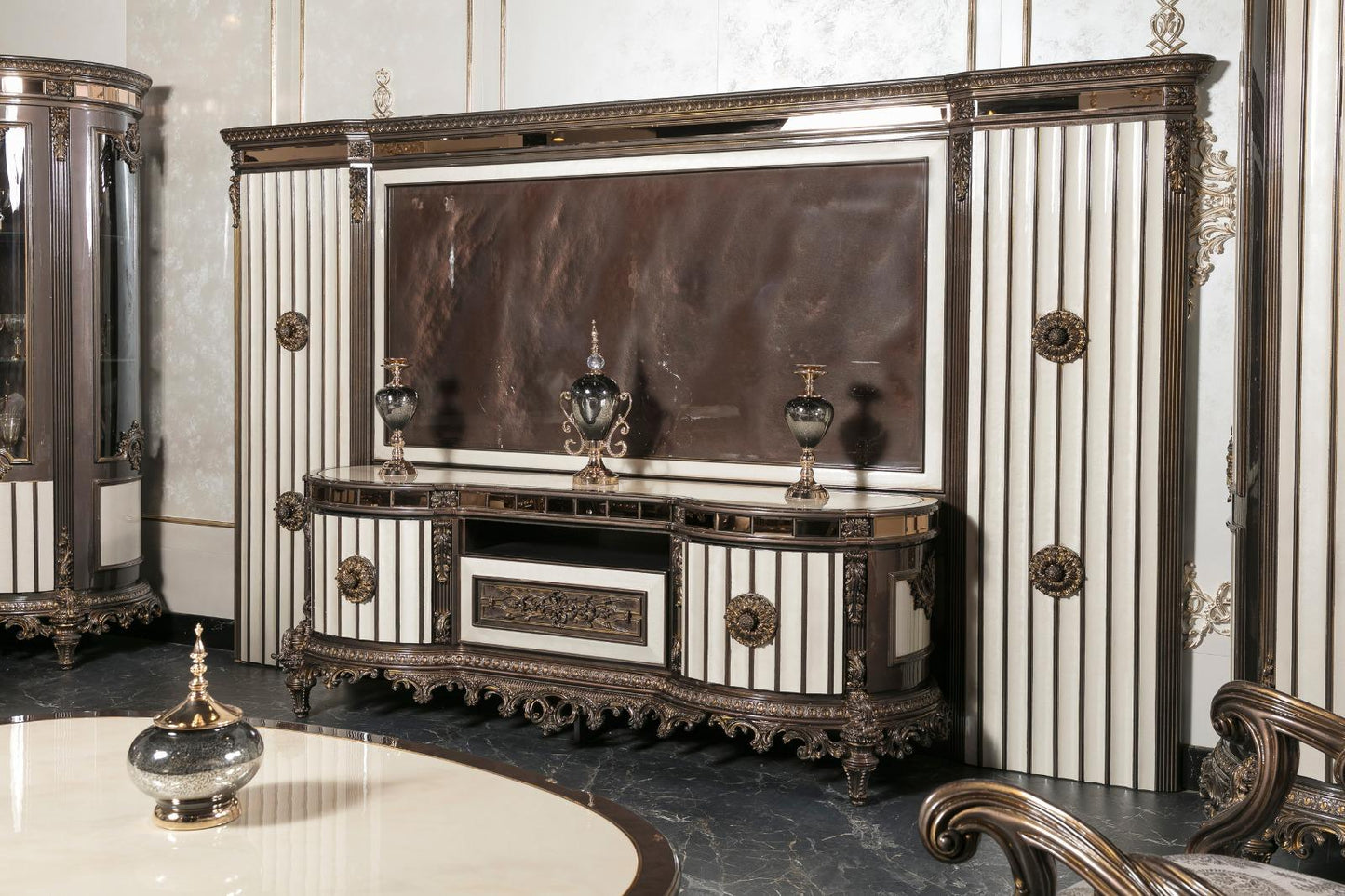 Kamelya Dining Room Set