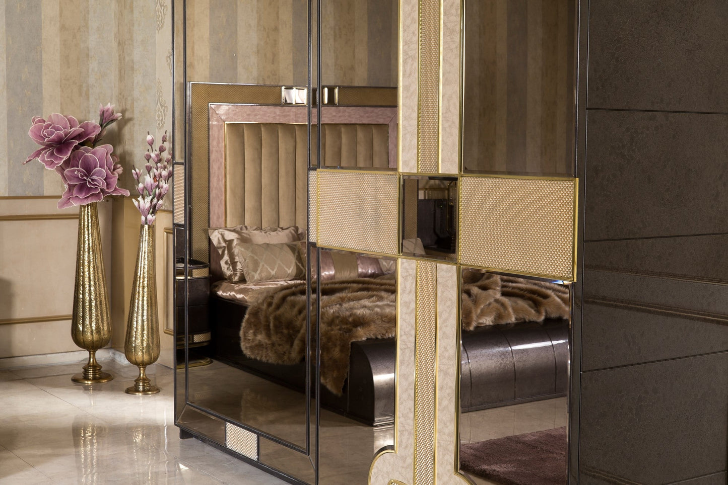 Lormina Bedroom Set