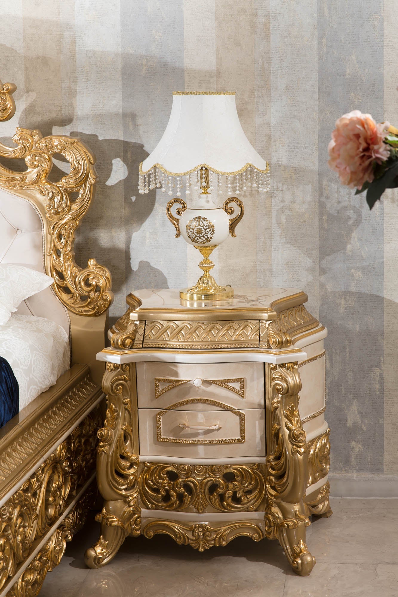 Iserra Bedroom Set