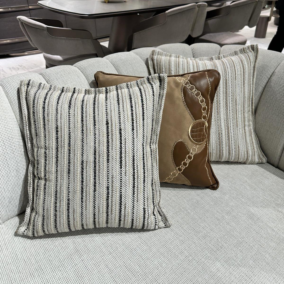 Henvion Sofa Set