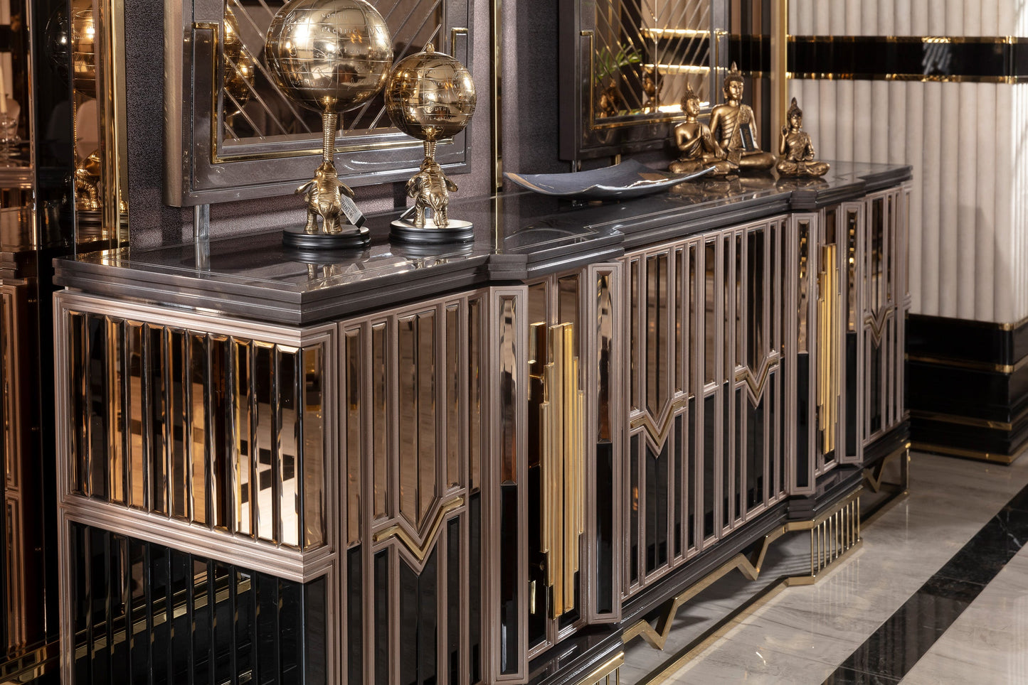 Avelora Dining Room Set