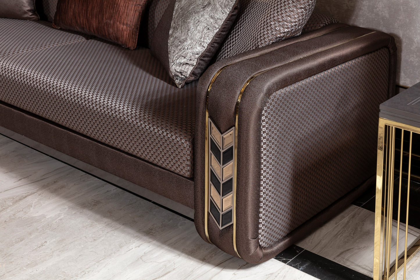 Avelora Sofa Set
