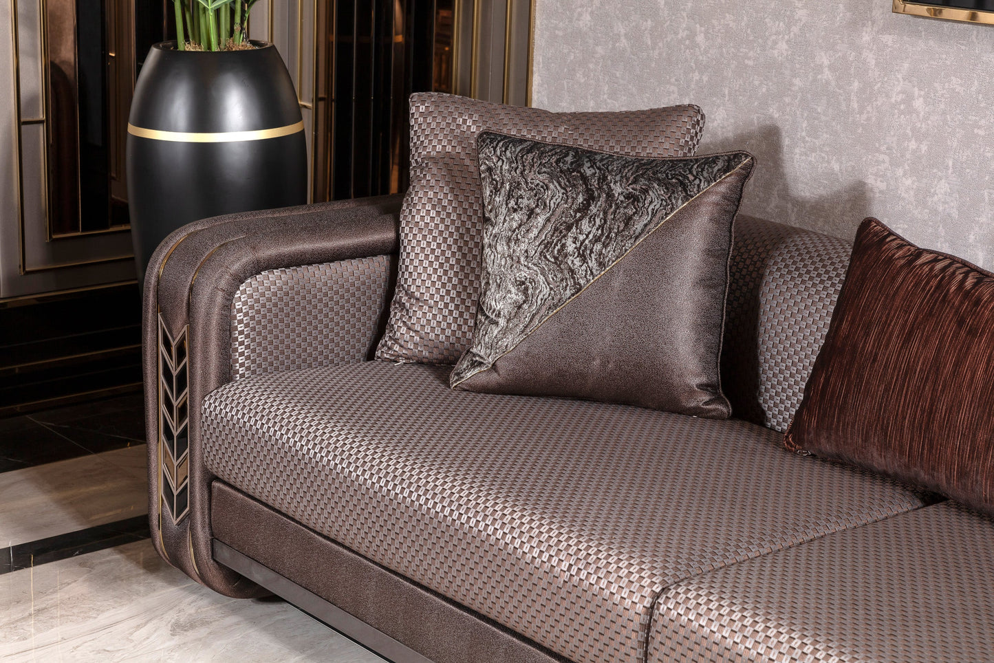 Avelora Sofa Set