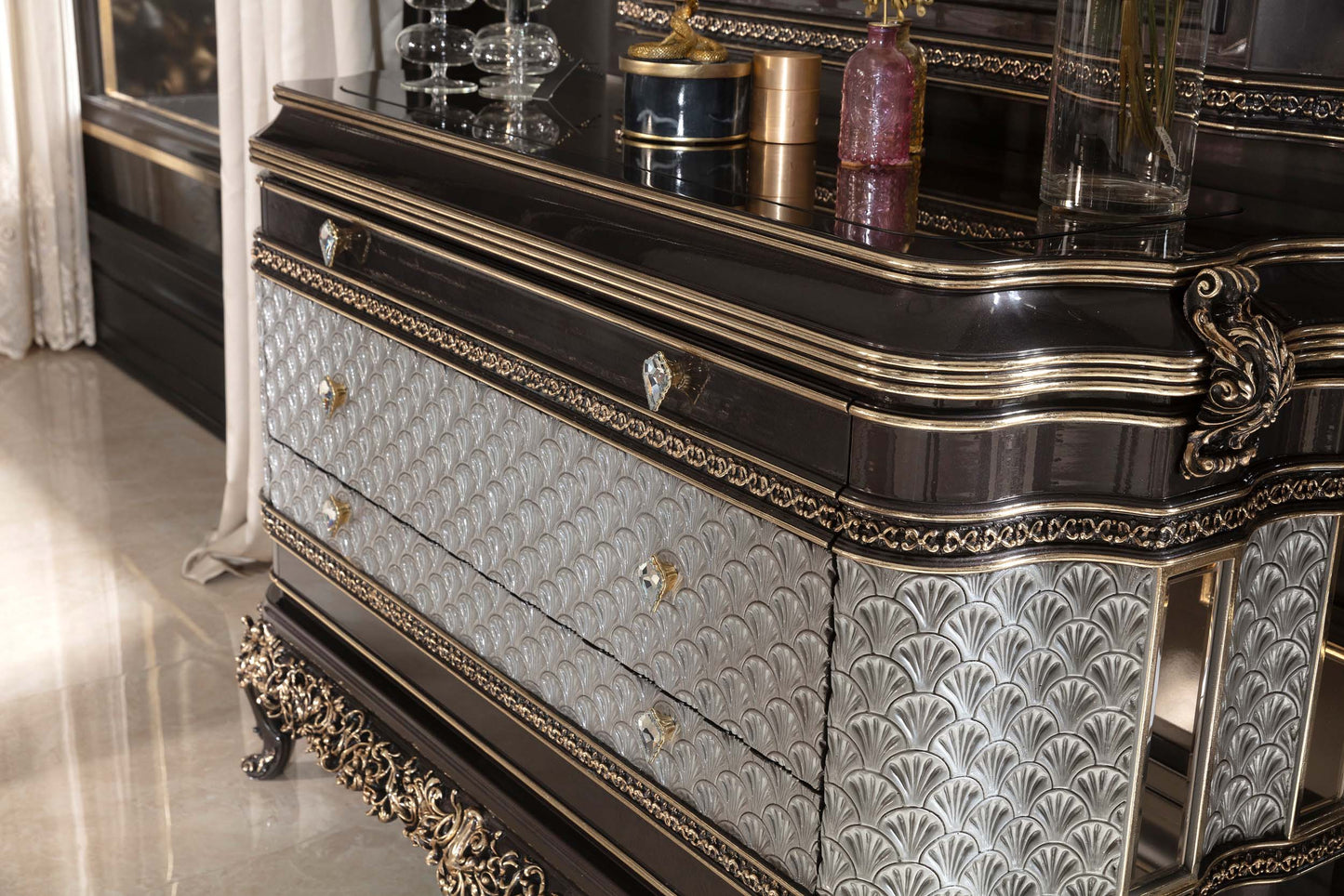 Larelis Bedroom Set