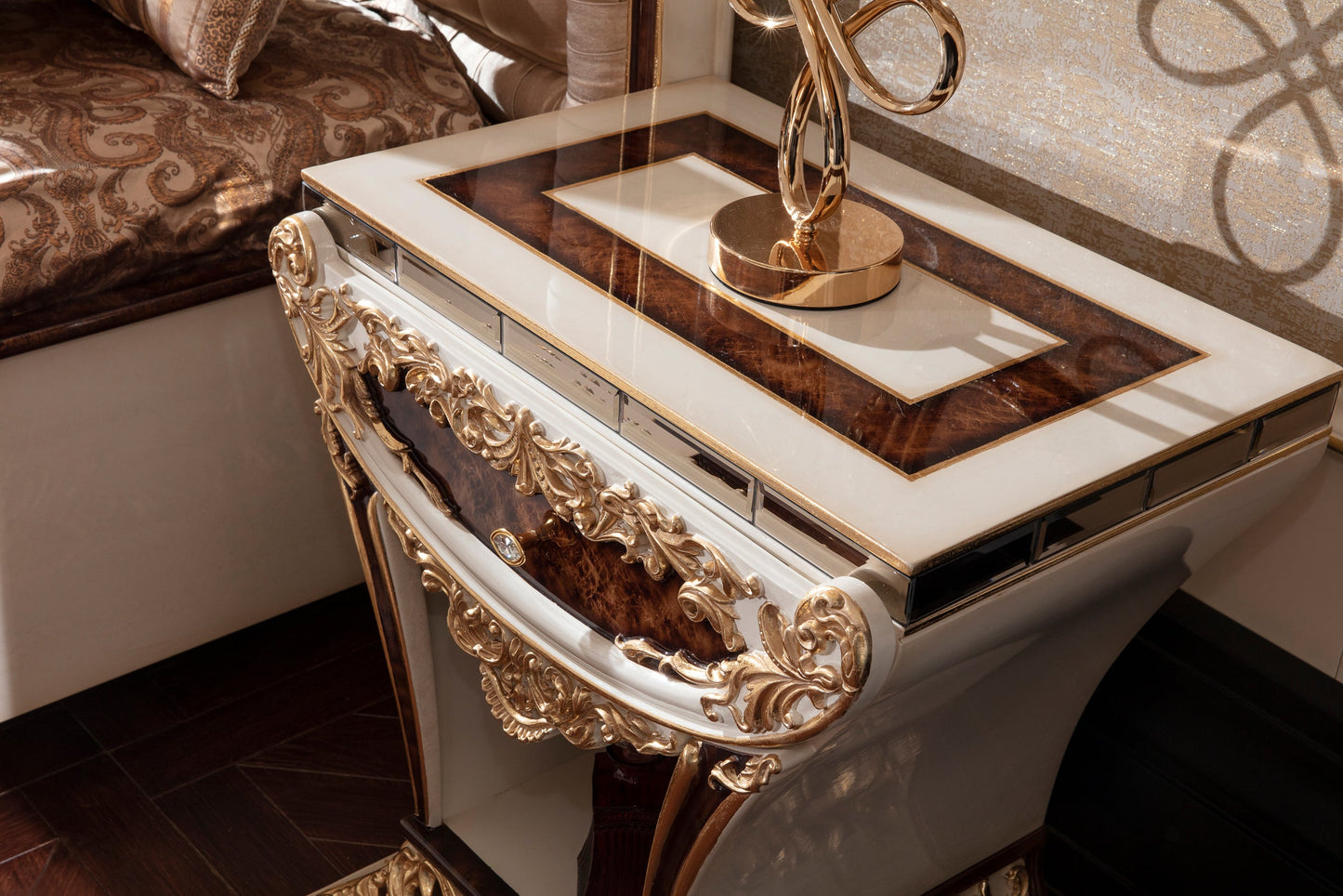 Larezza Bedroom Set