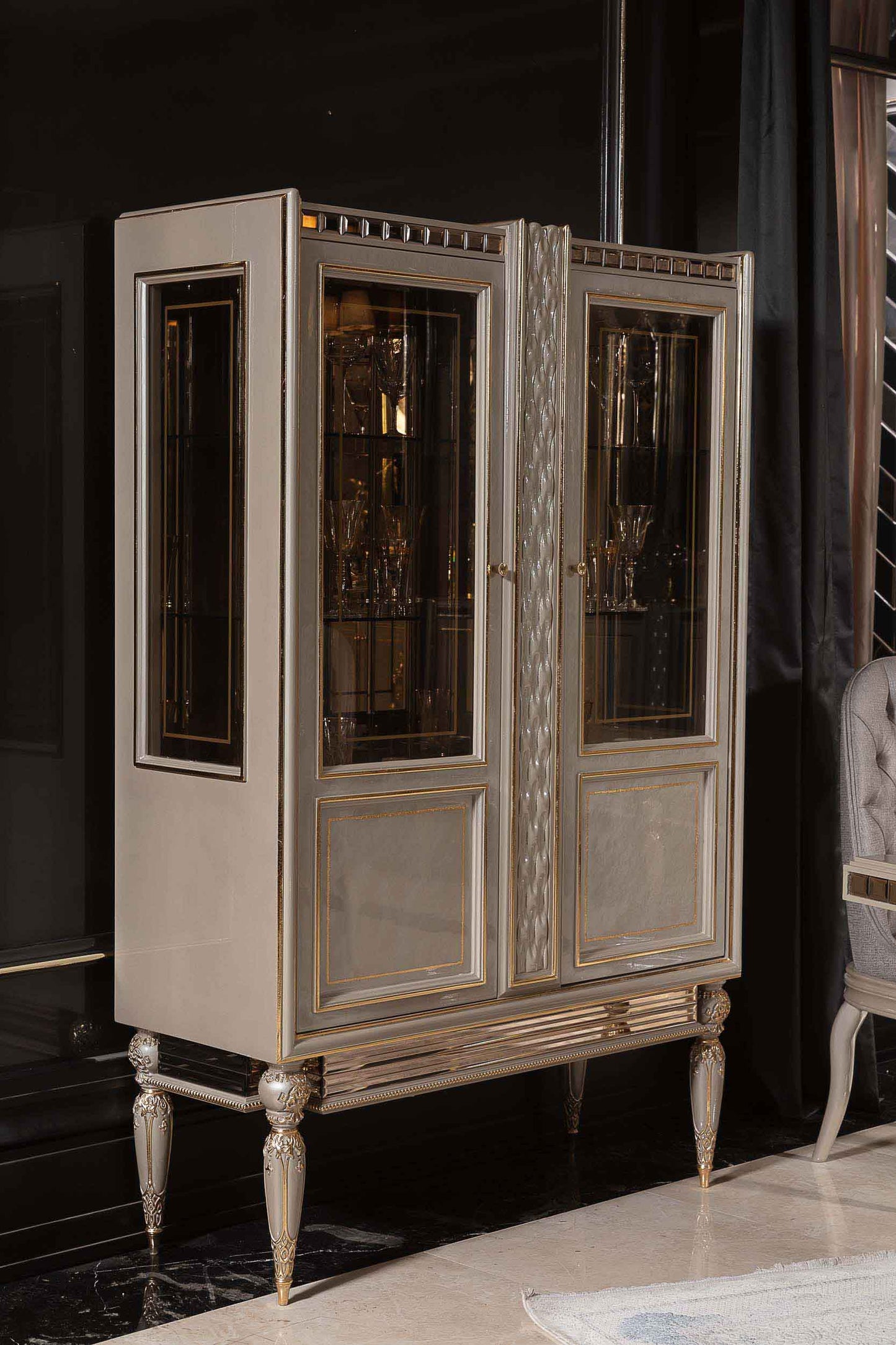 Calyra Luxury Dining Room Set