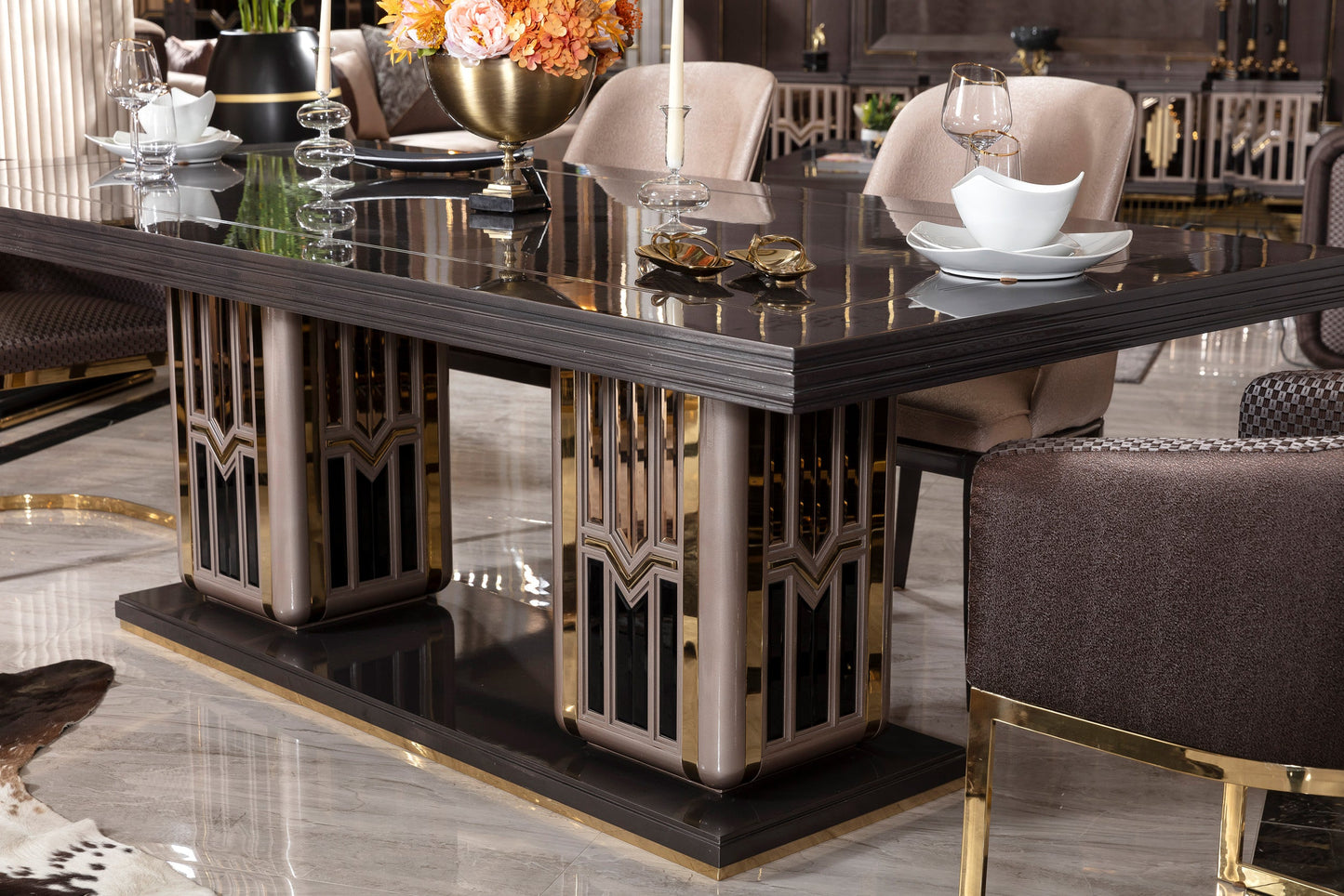 Avelora Dining Room Set