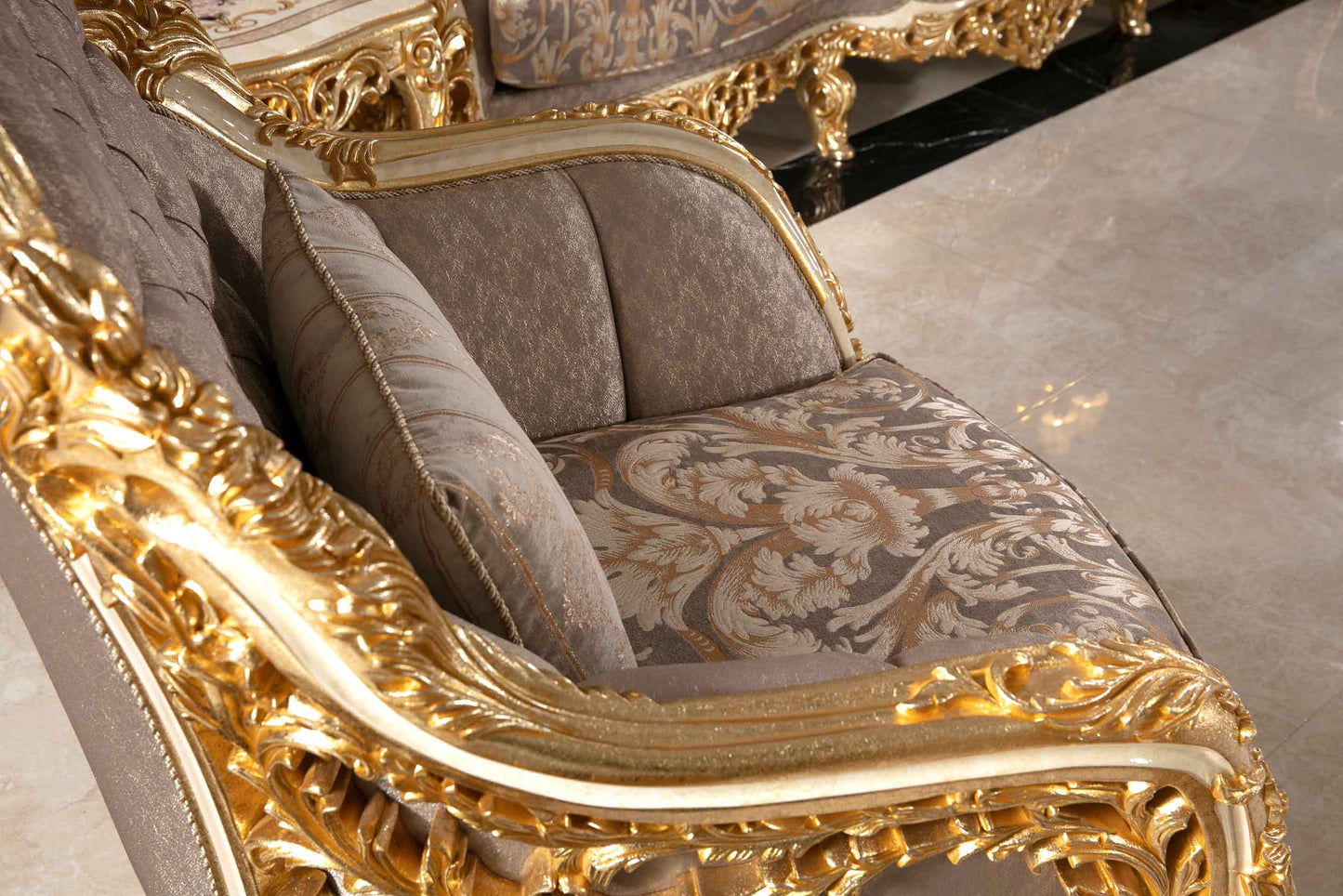 Belvora Sofa Set