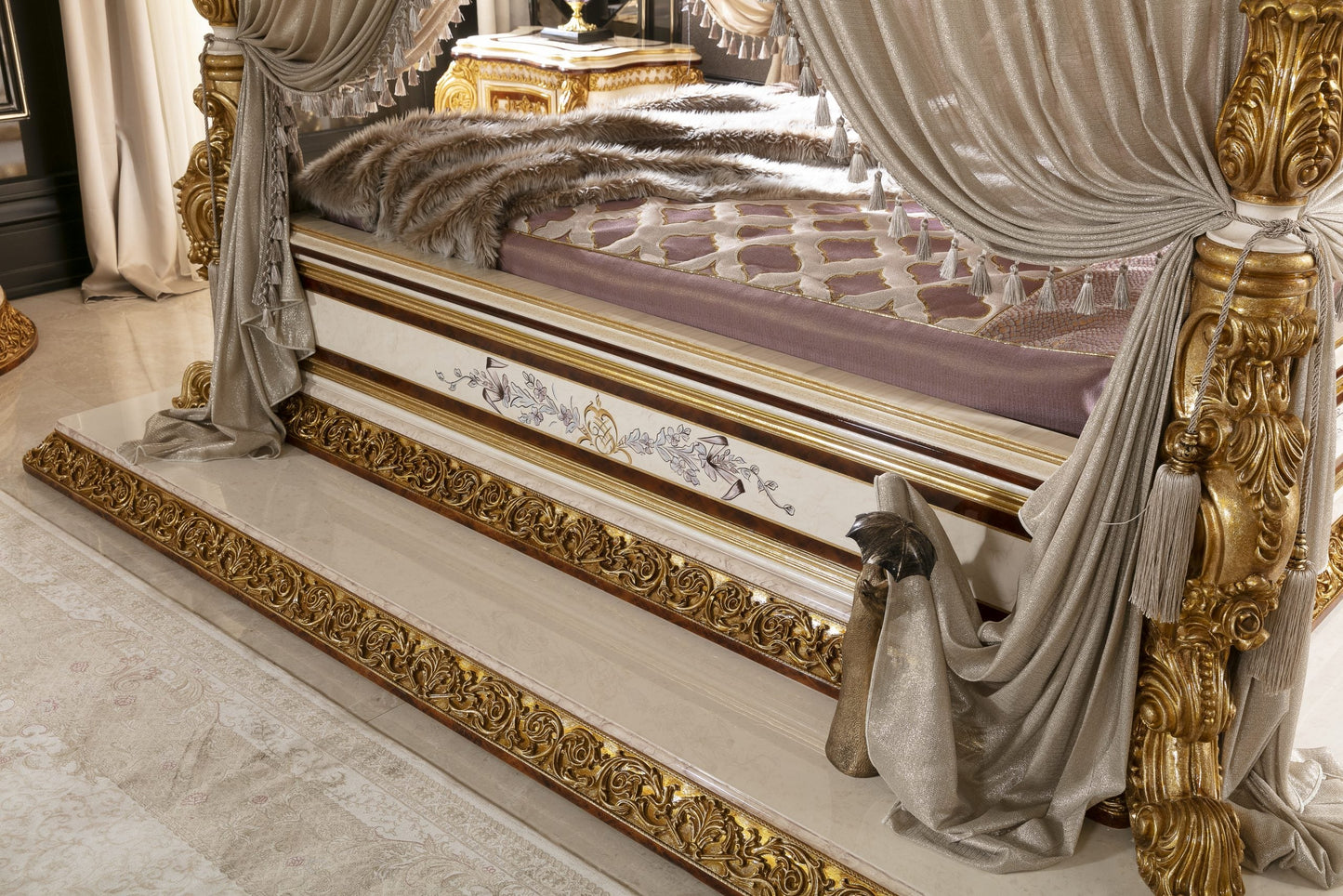 Maralis Bedroom Set