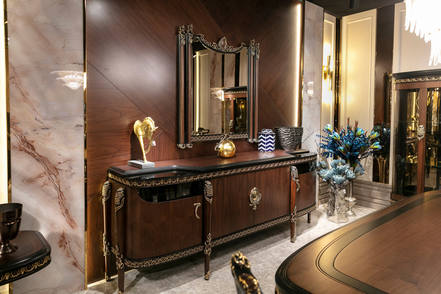 Benvira Dining Room Set