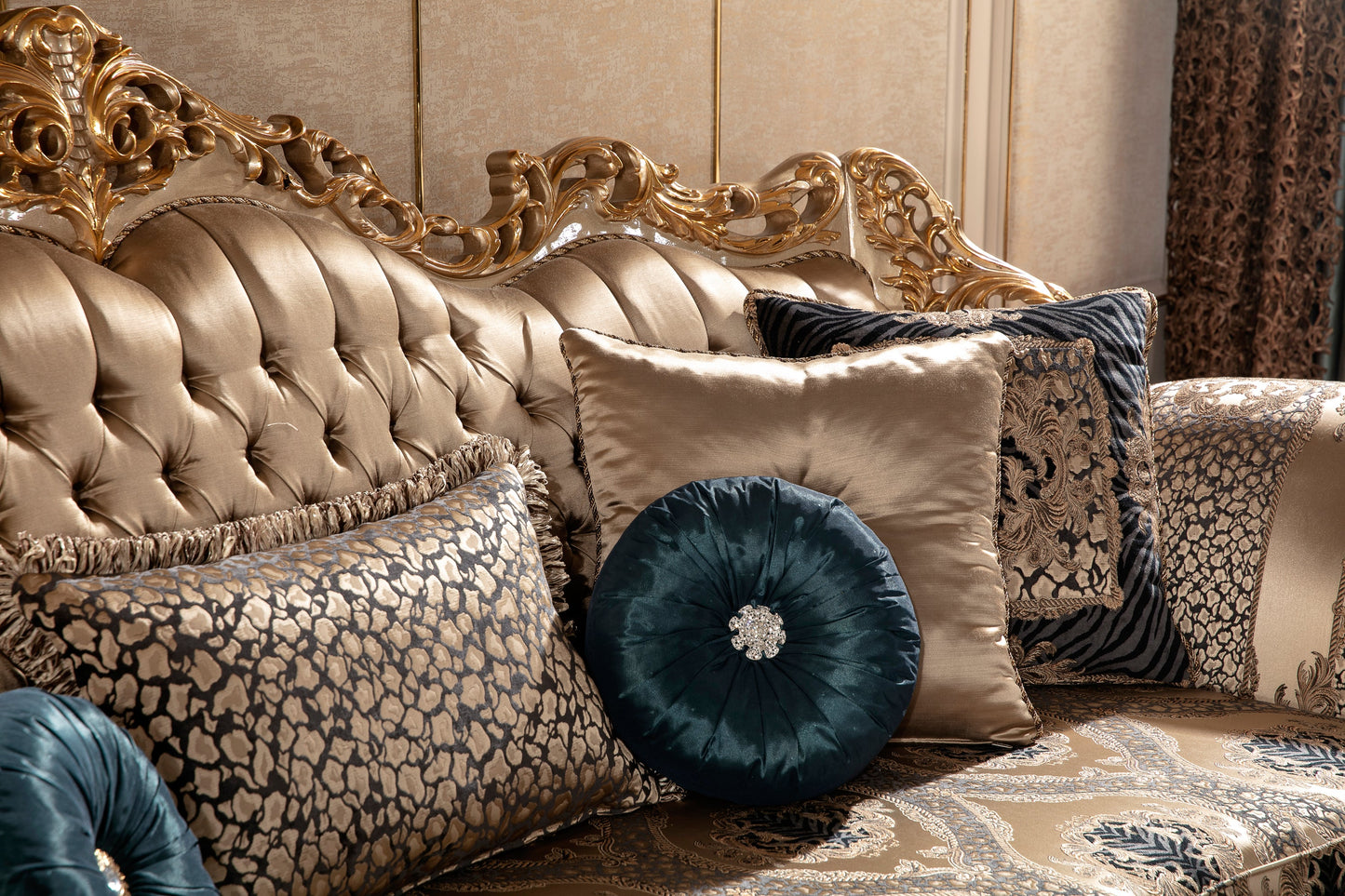 Avossa Sofa Set