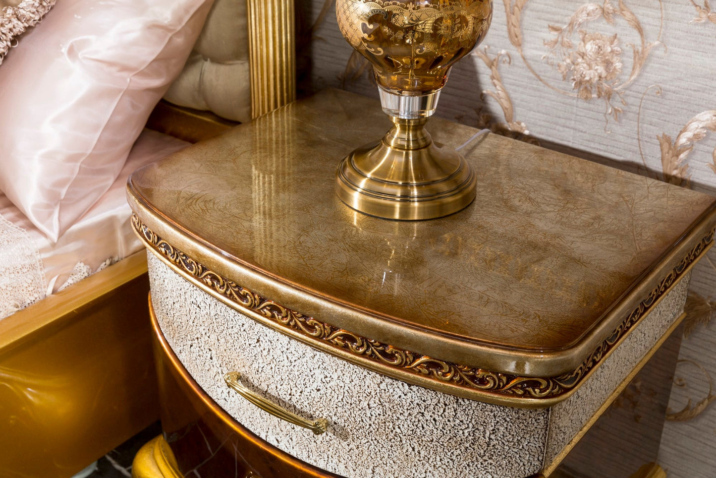 Lervessa Bedroom Set