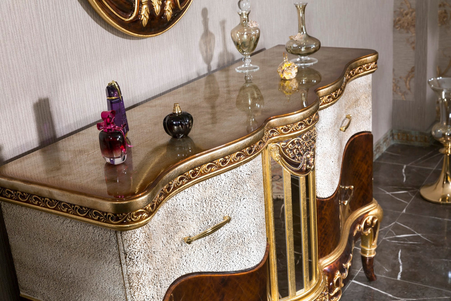 Lervessa Bedroom Set