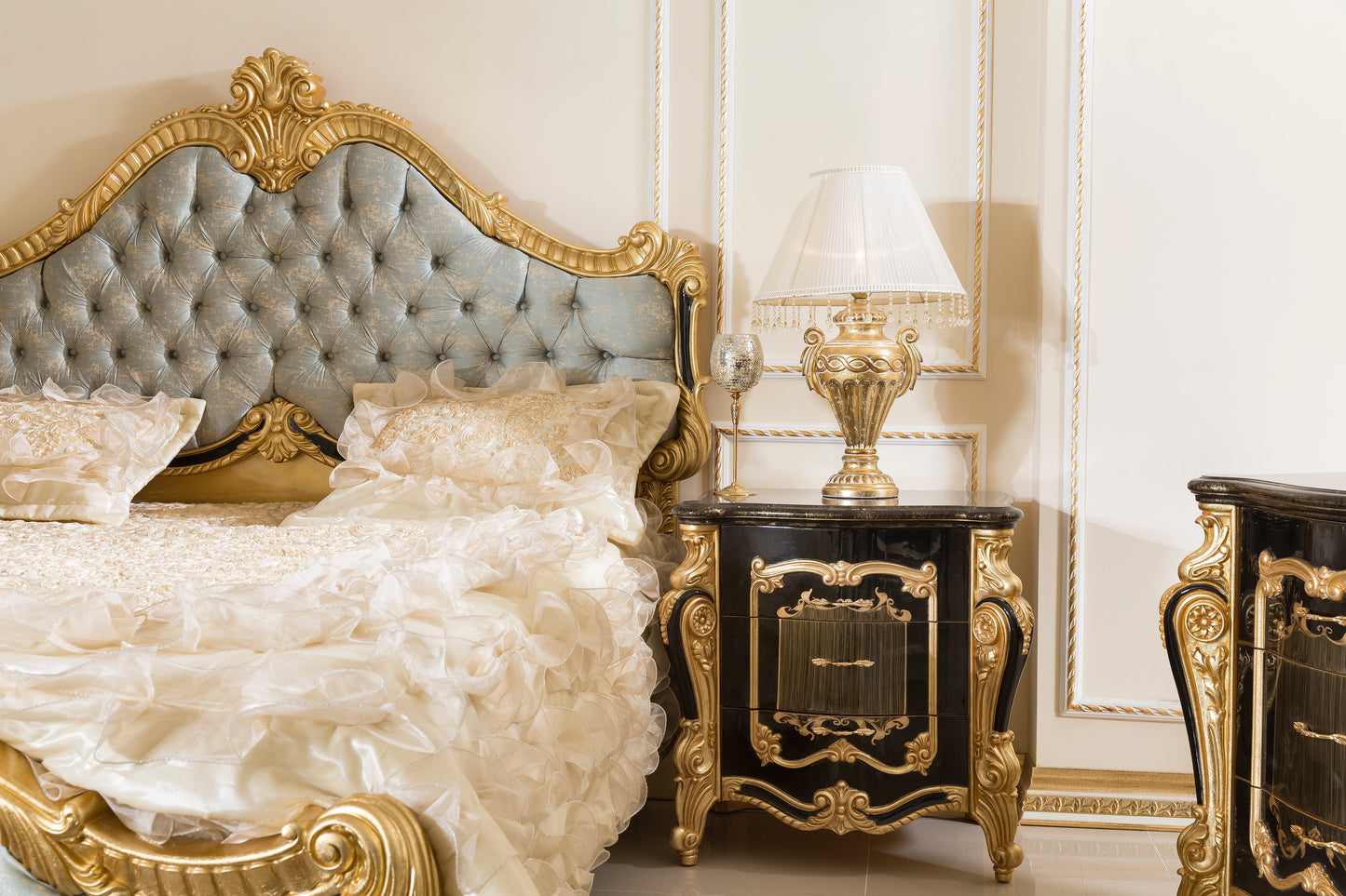 Porlis Bedroom Set