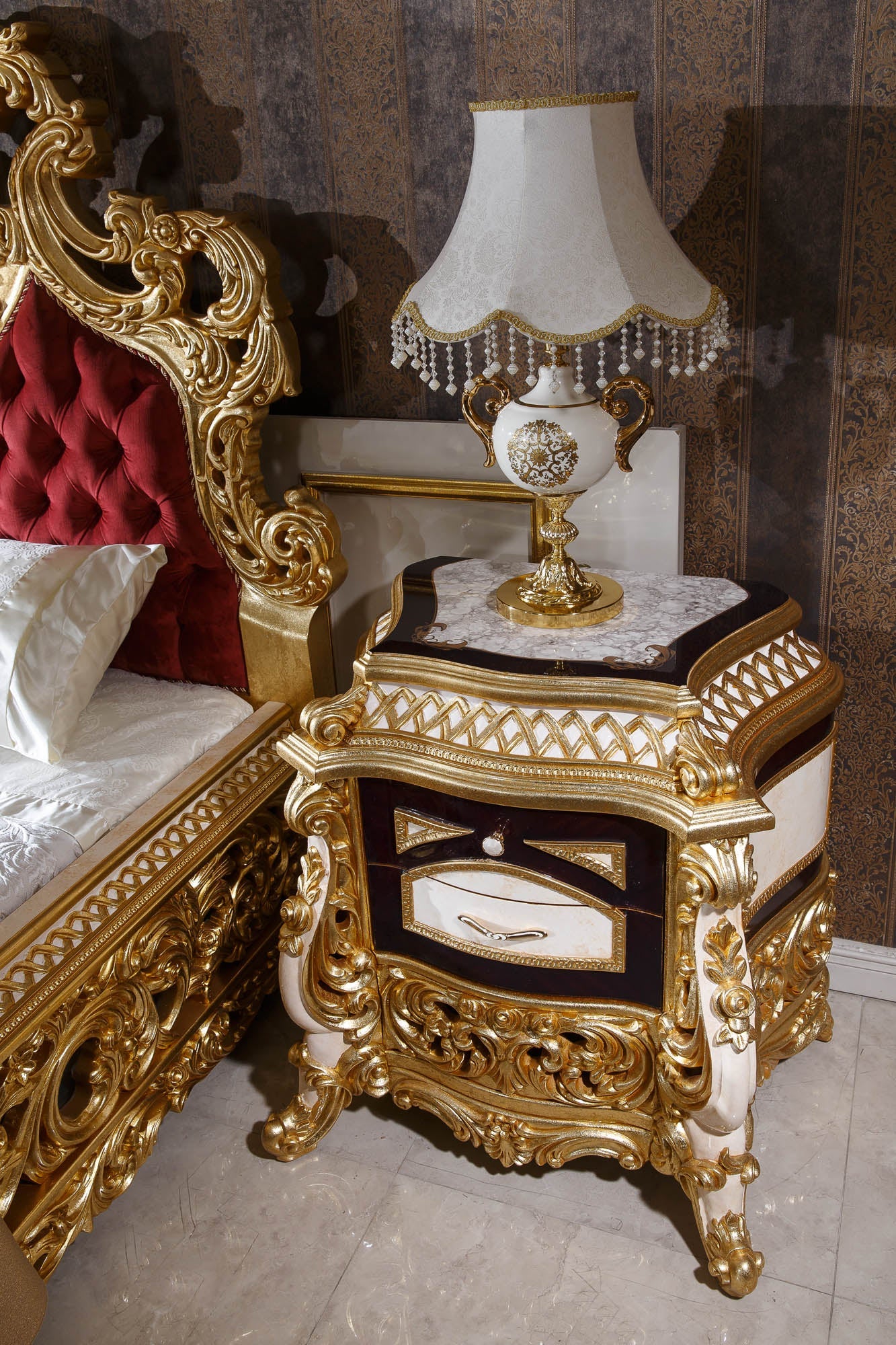 Ivelis Bedroom Set