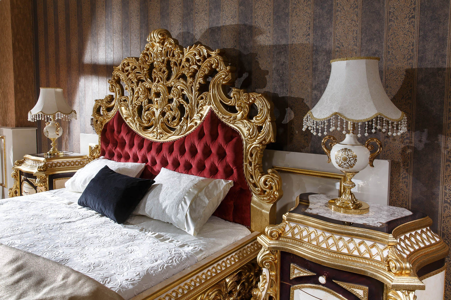 Ivelis Bedroom Set