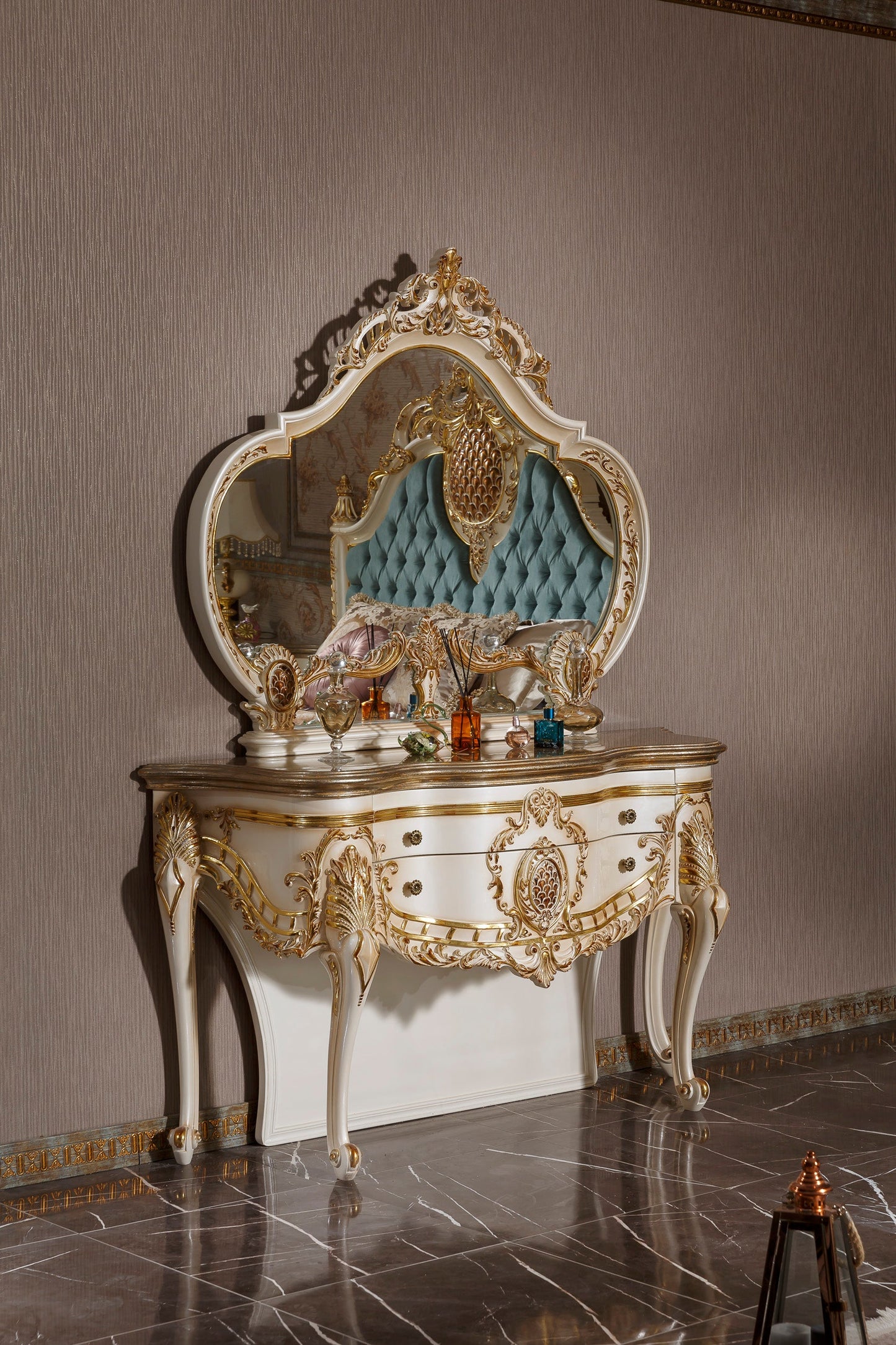 Larvion Bedroom Set