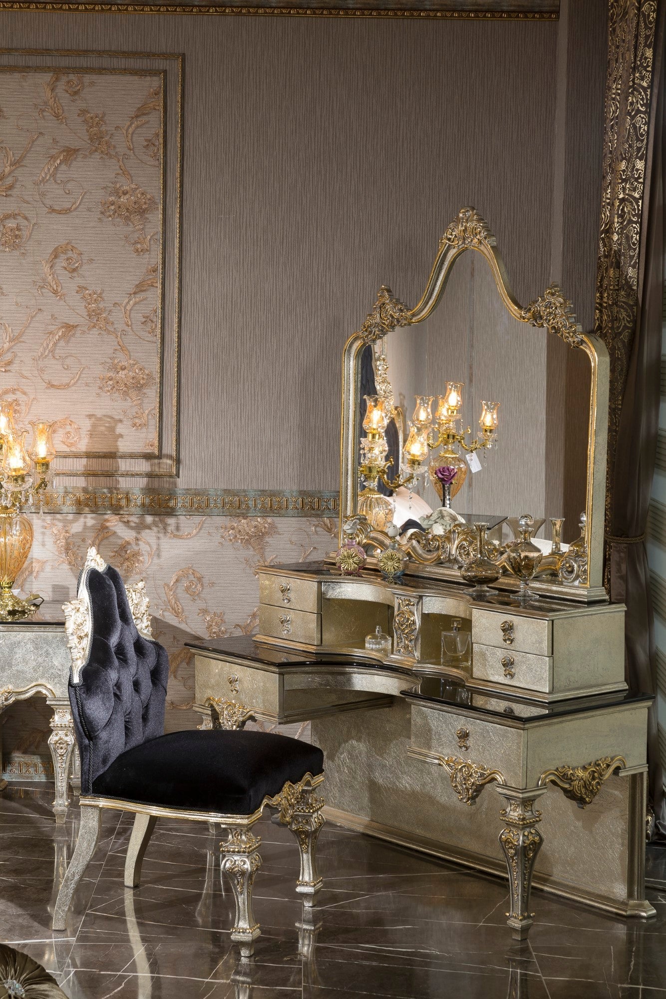 Lavion Bedroom Set