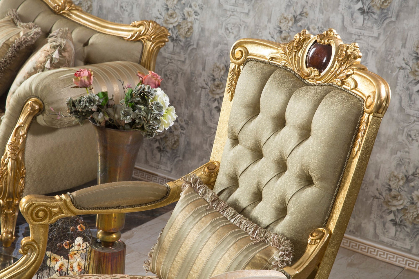 Benvira Sofa Set