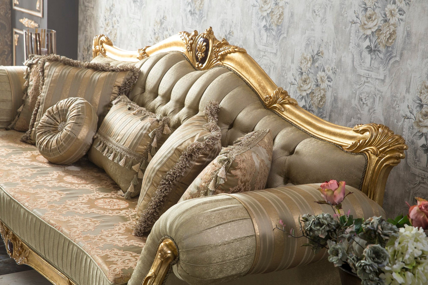 Benvira Sofa Set