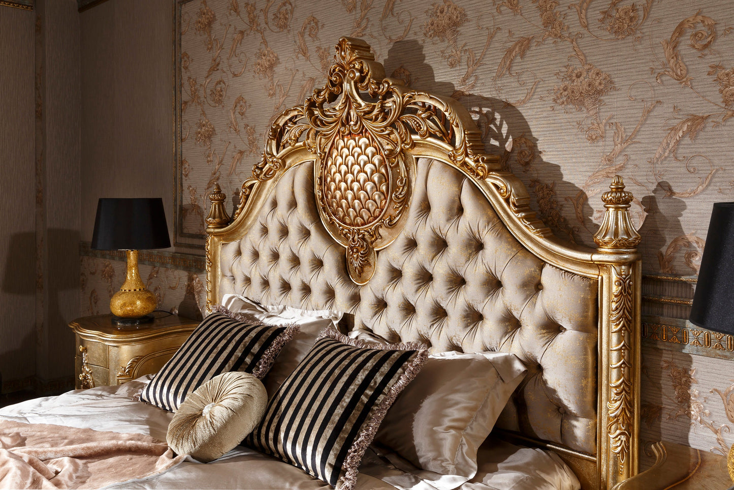 Lorelva Bedroom Set