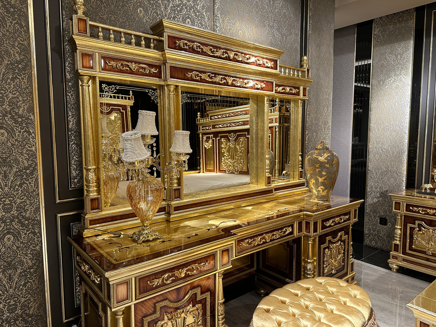 Ivoris Bedroom Set