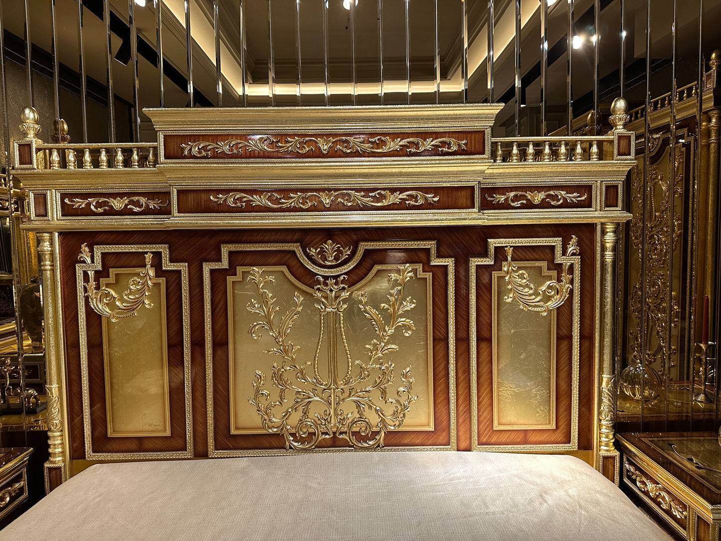Ivoris Bedroom Set