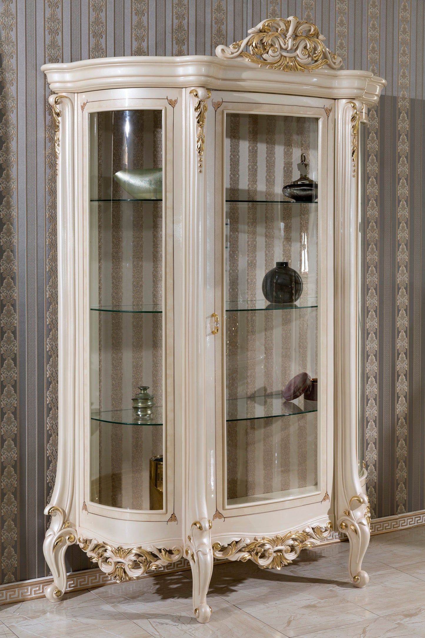 Benvora Dining Room Set