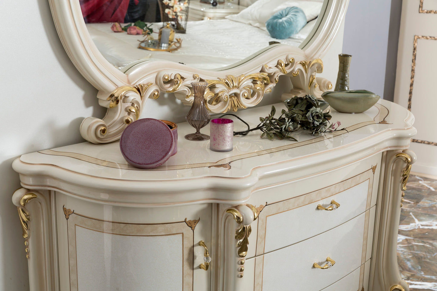 Karvion Bedroom Set