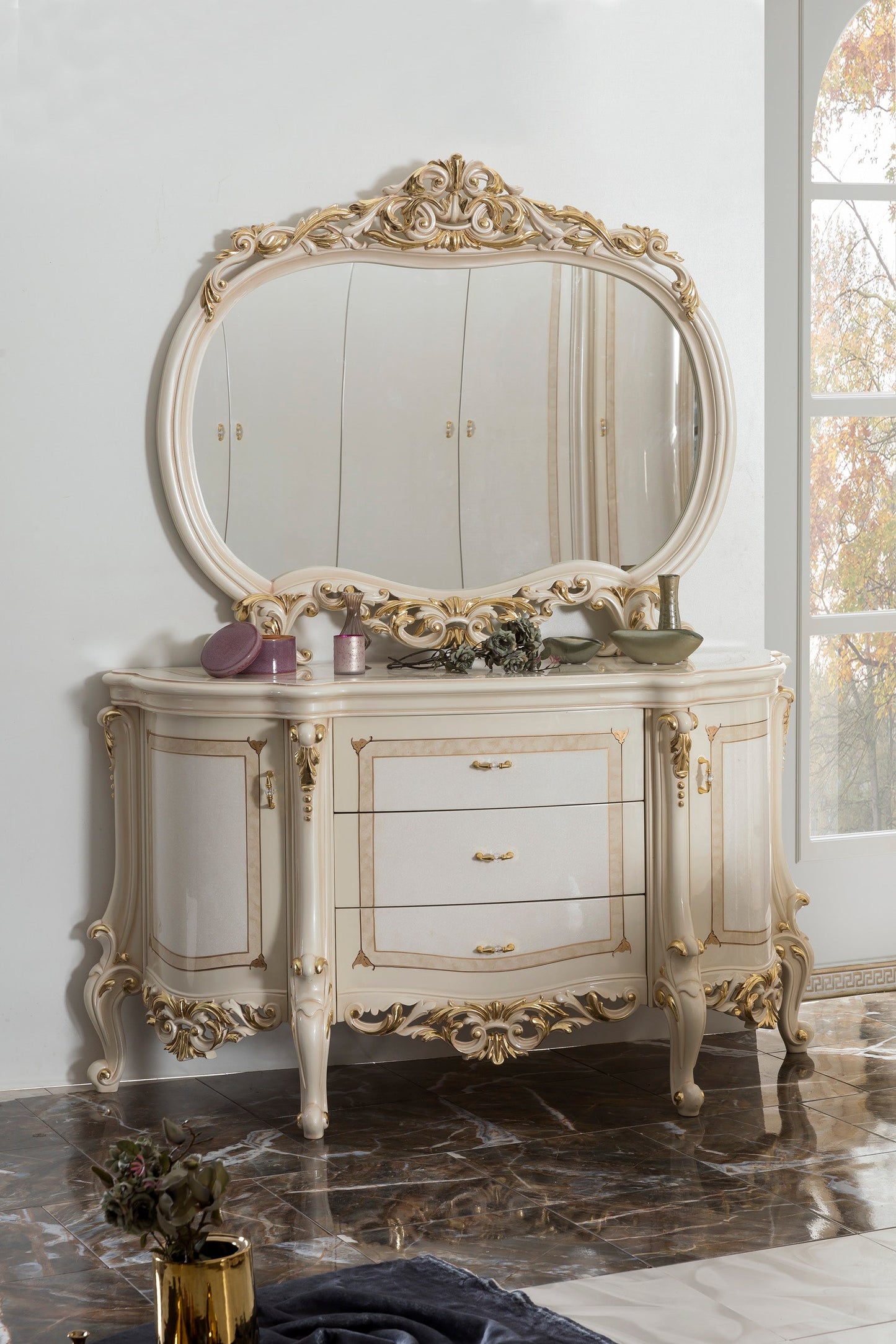 Karvion Bedroom Set