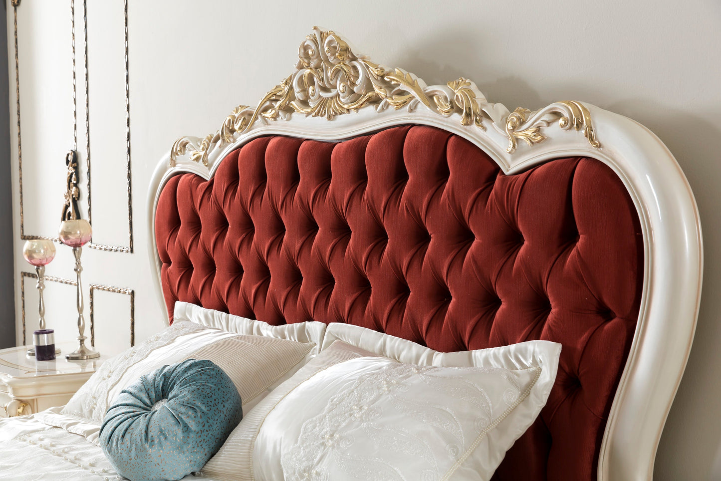 Karvion Bedroom Set