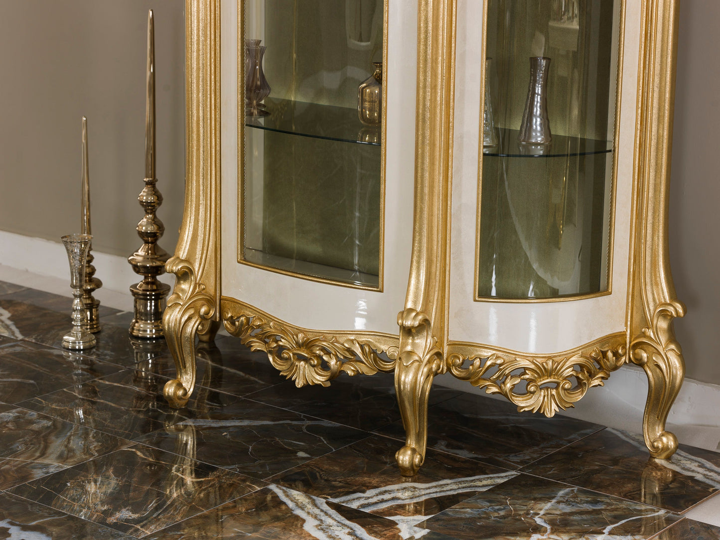 Brivana Dining Room Set