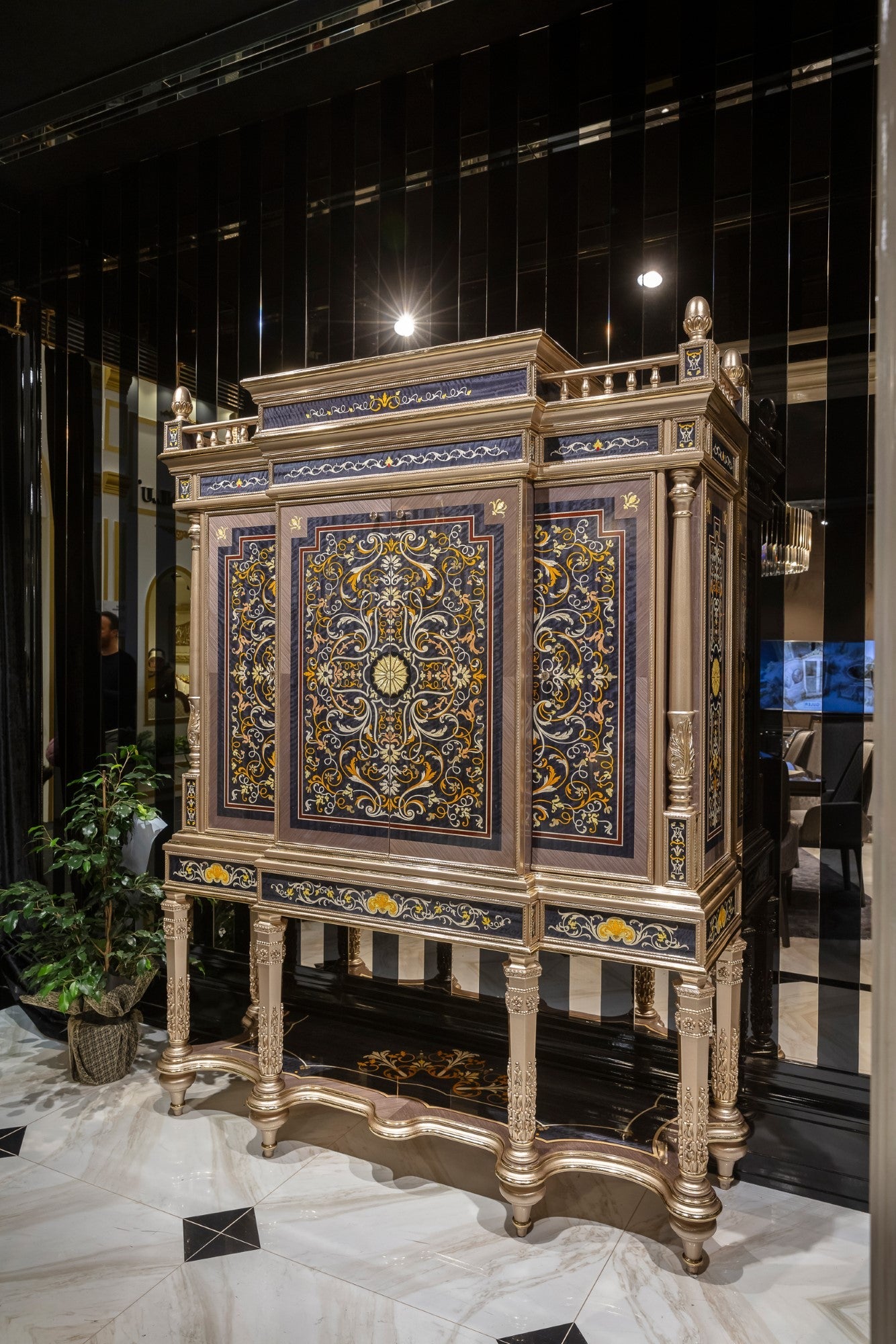 Belmora Dining Room Set