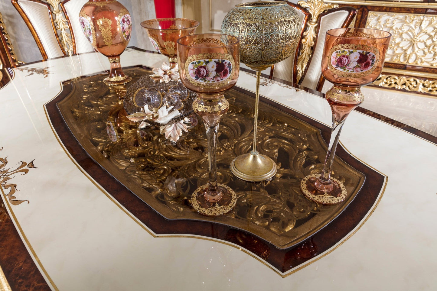 Alvera Dining Room Set