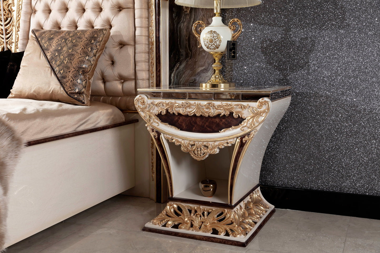 Lirvona Bedroom Set