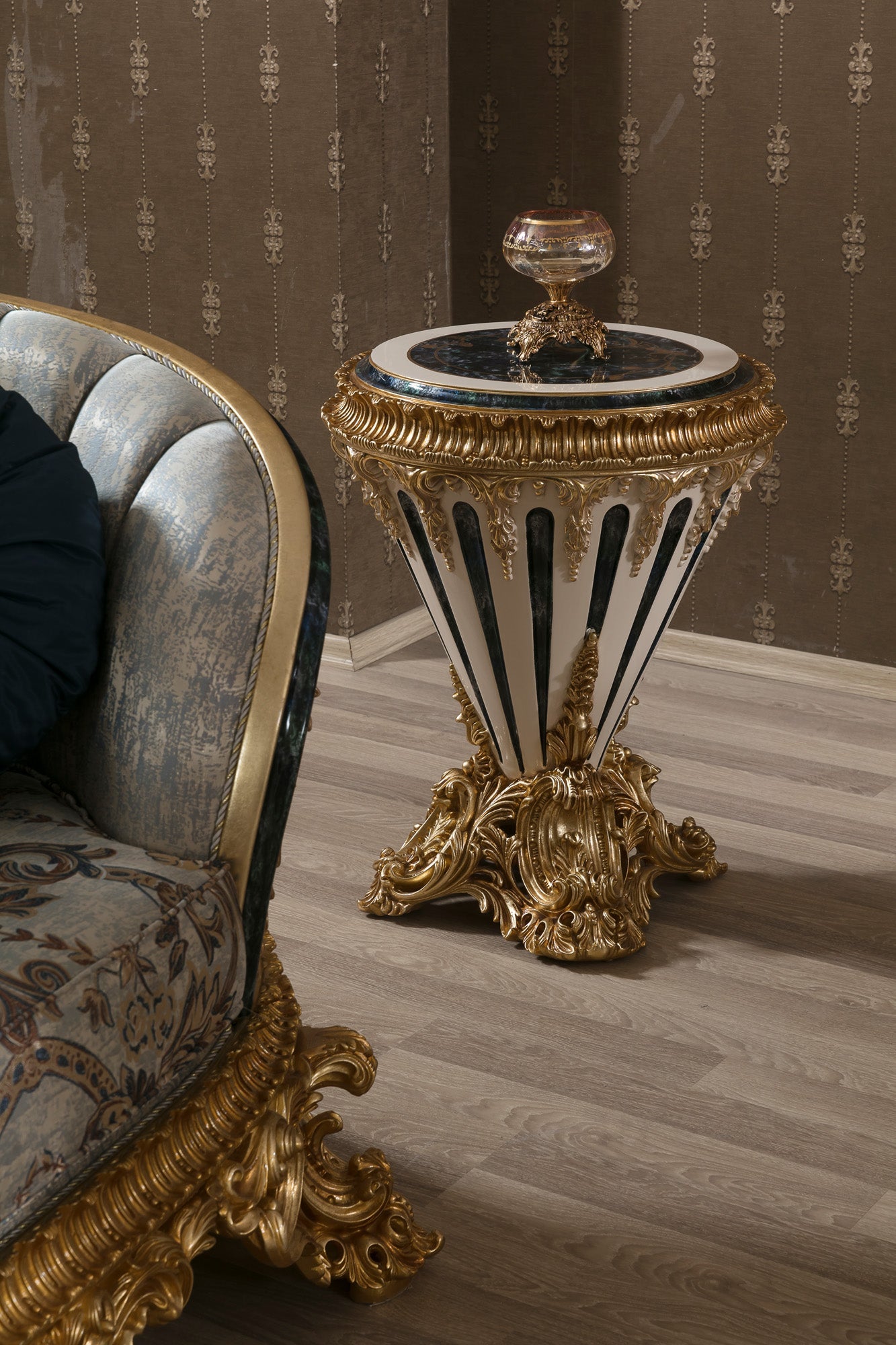 Iselva Sofa Set