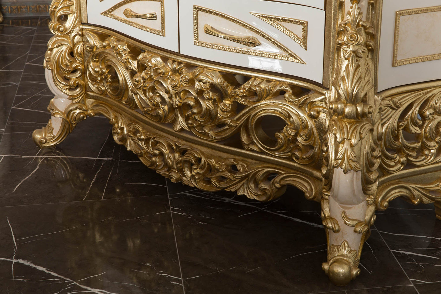 Aurelio Dining Room Set