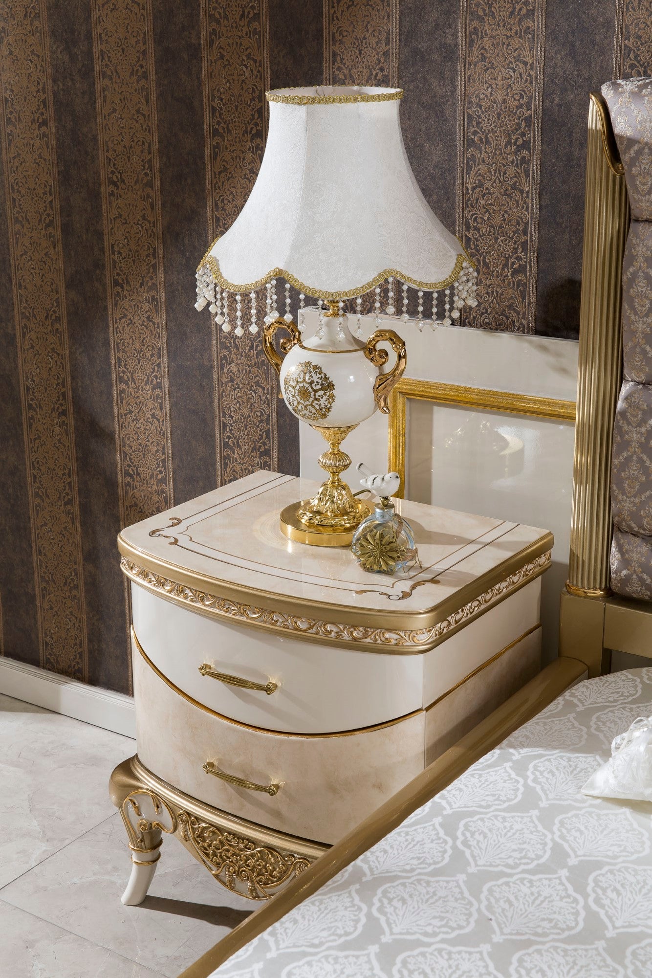 Lenvira Bedroom Set