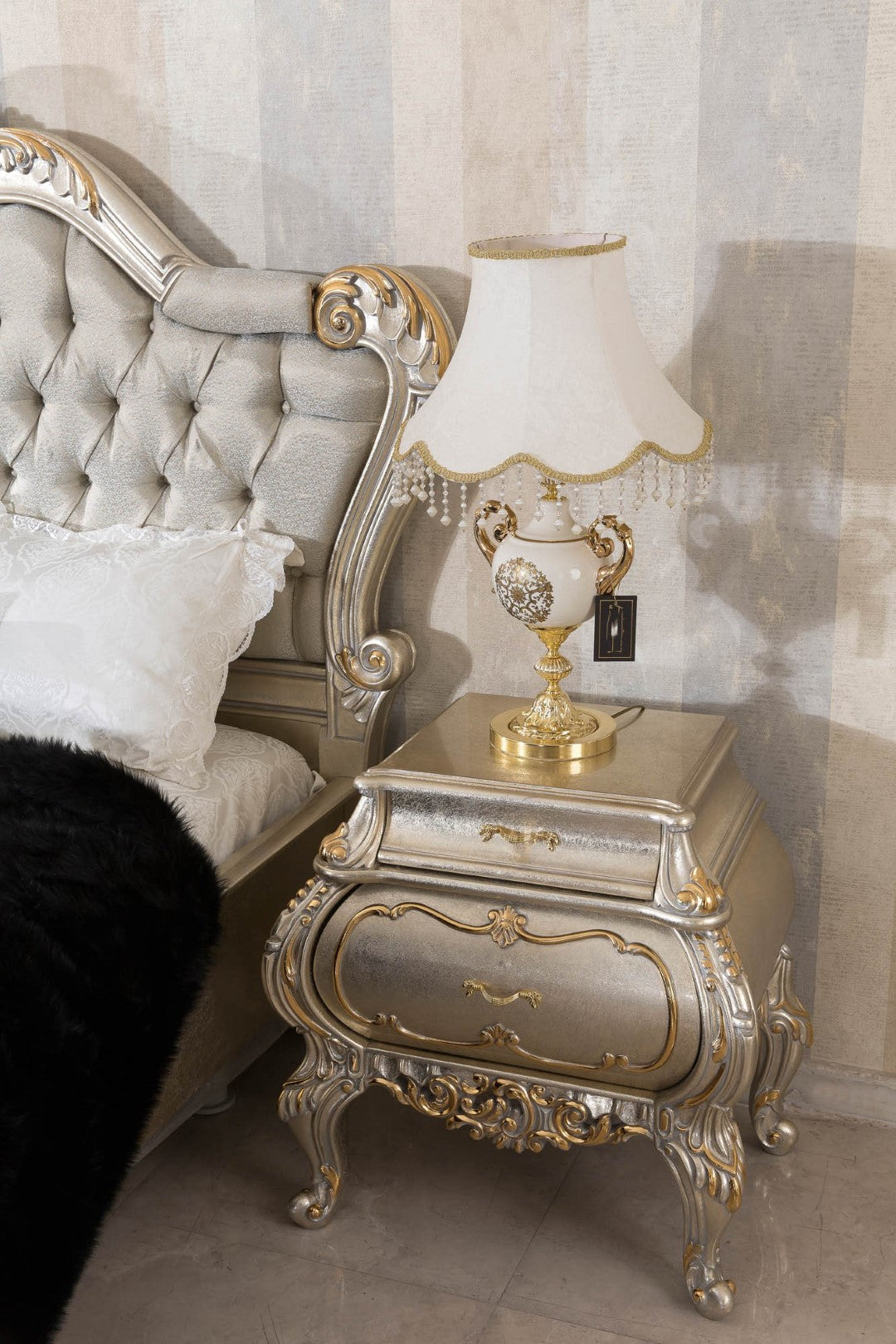 Izelis Bedroom Set