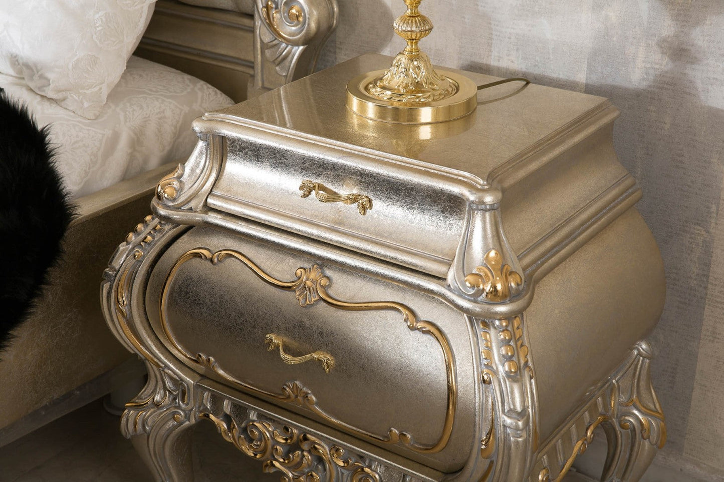 Izelis Bedroom Set