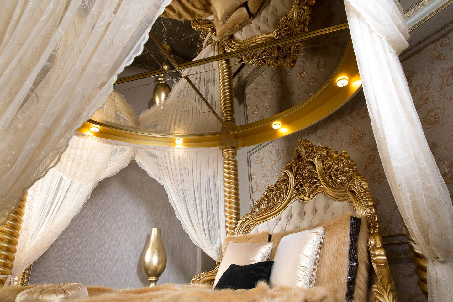 Izelva Bedroom Set