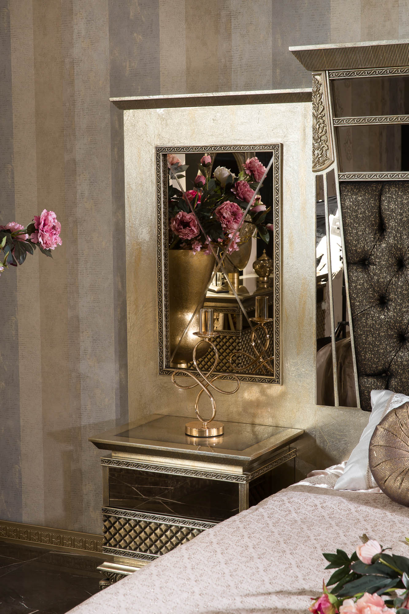 Kenvion Bedroom Set