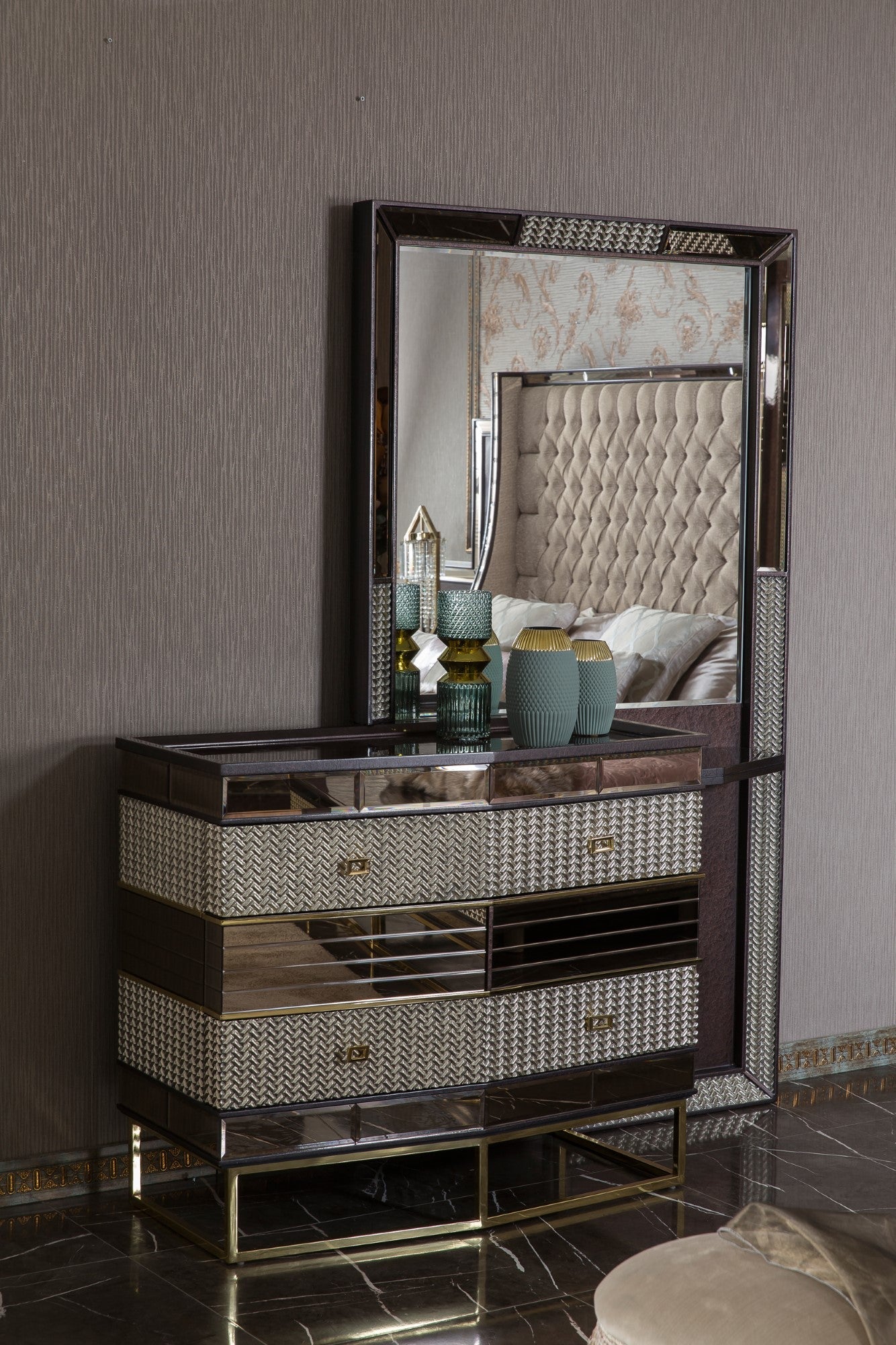 Mirelva Bedroom Set
